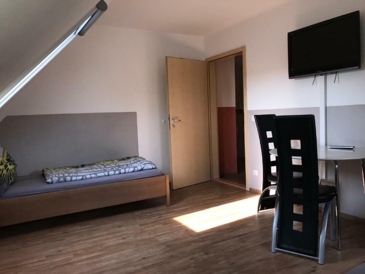 Ferienwohnung Asum Dasing Bagian luar foto