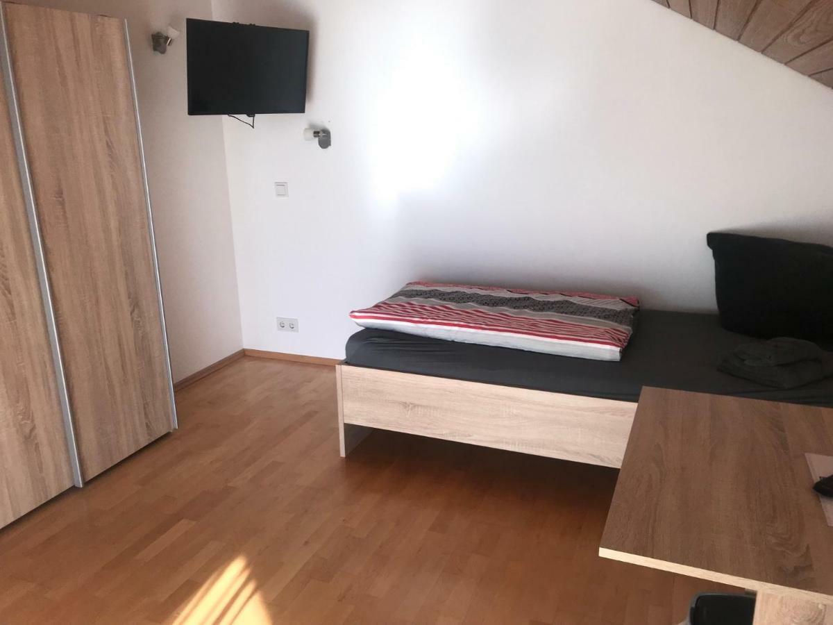 Ferienwohnung Asum Dasing Bagian luar foto